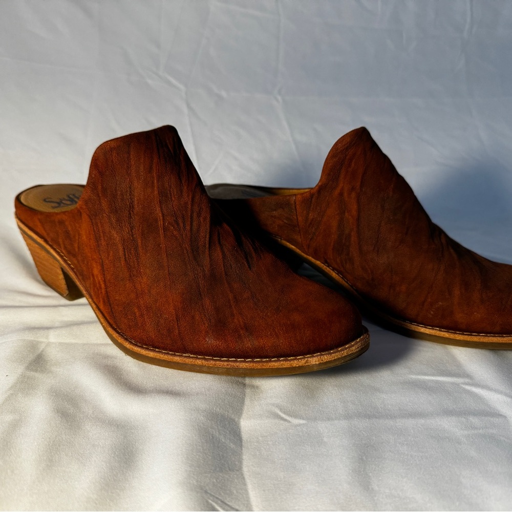 Sofft Women's Ameera Blush suede slip-on